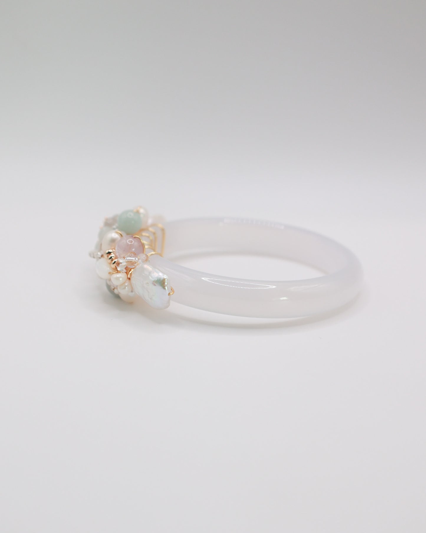 Daydream White Agate Crystal Bangle