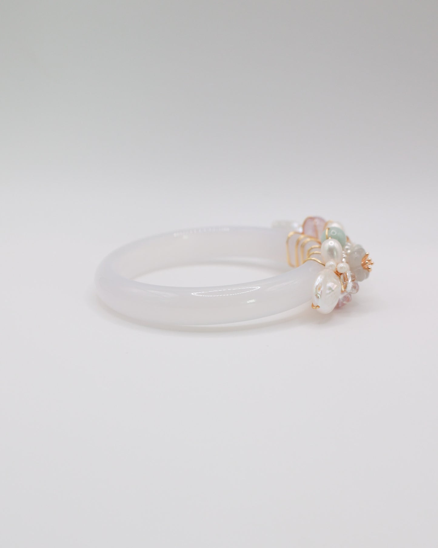 Daydream White Agate Crystal Bangle