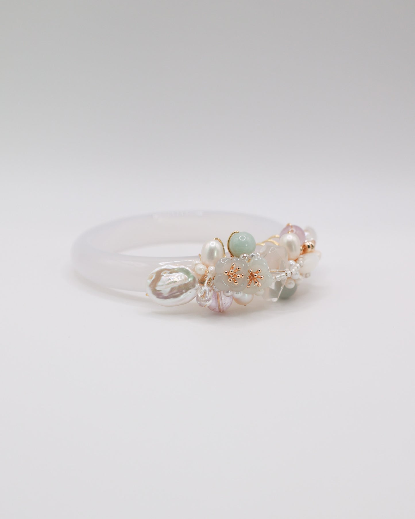 Daydream White Agate Crystal Bangle