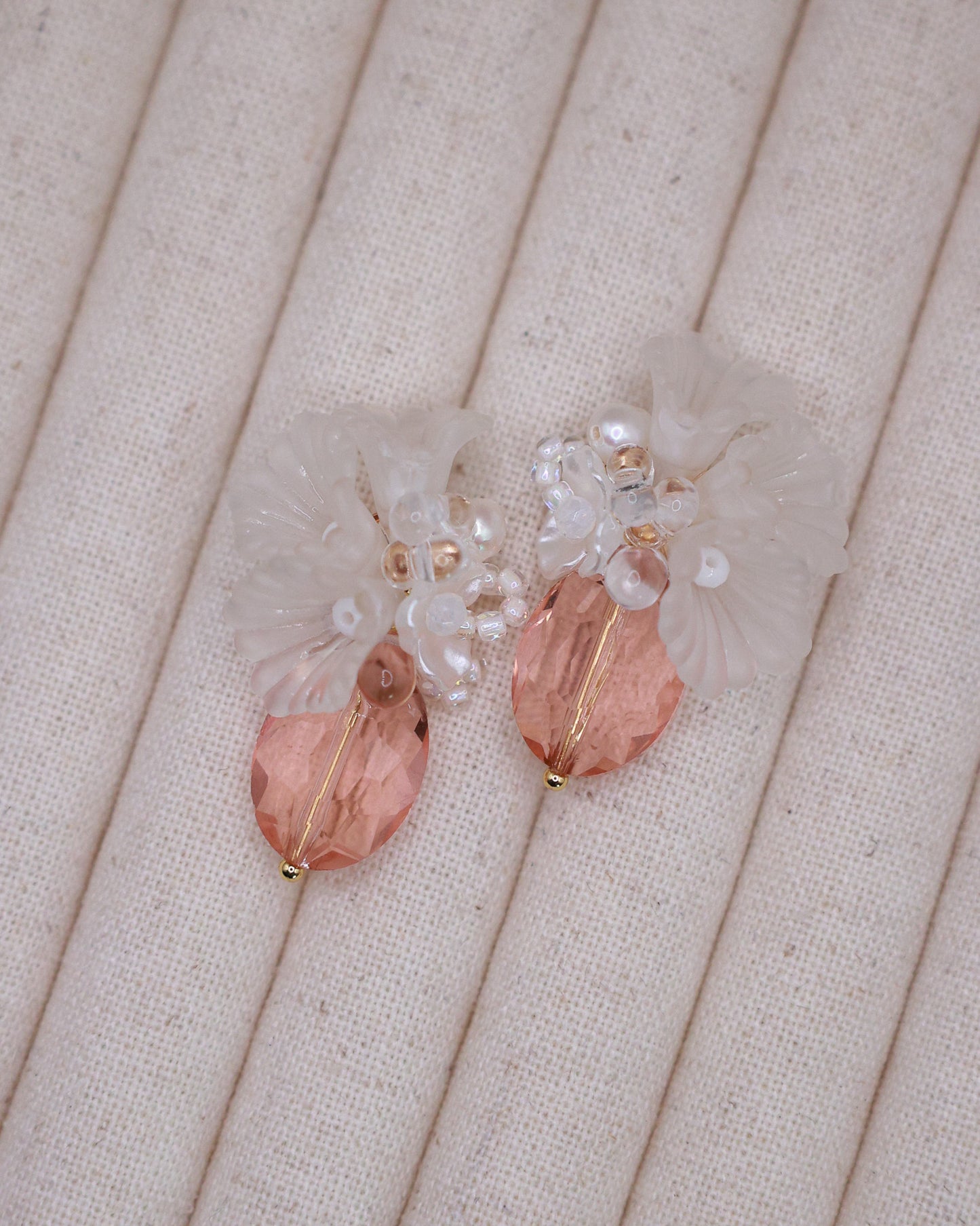 Hanataba: Momoiro Art Earrings