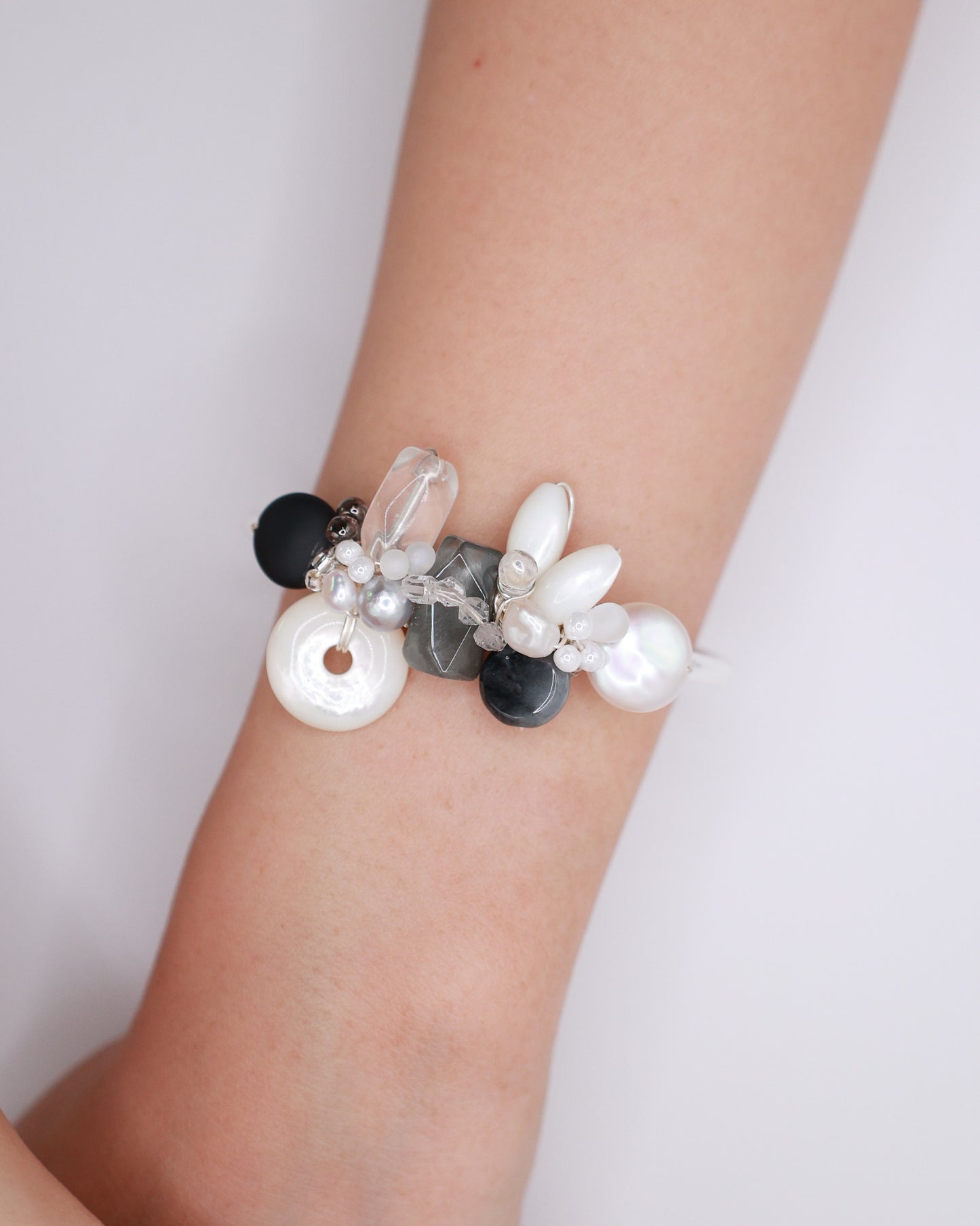 [MIDI] Noir Muse Midi Cuff